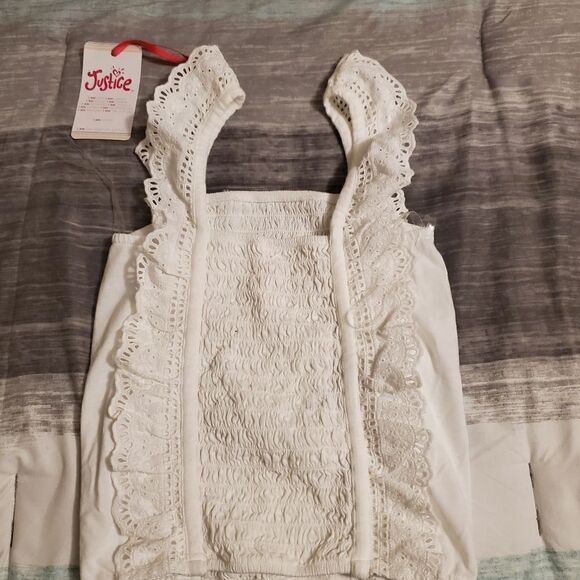 NWT Grommet tank  - Picture 3 of 3